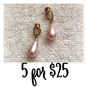 🚨CLOSET CLOSING🚨 Vintage Pink & Gold Teardrop Earrings
